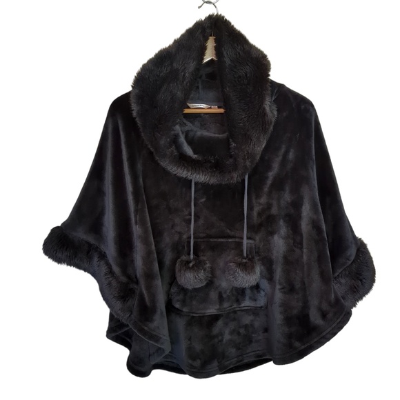 La Vie en Rose  Black Plush Hooded Cape with Pom Poms - Picture 10 of 13